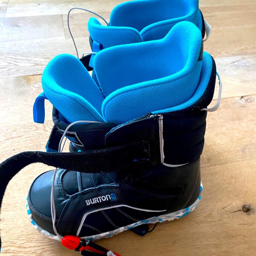 Burton Zipline youth snowboard boots